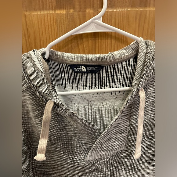 The North Face Sweatshirt - Picture 3 of 3